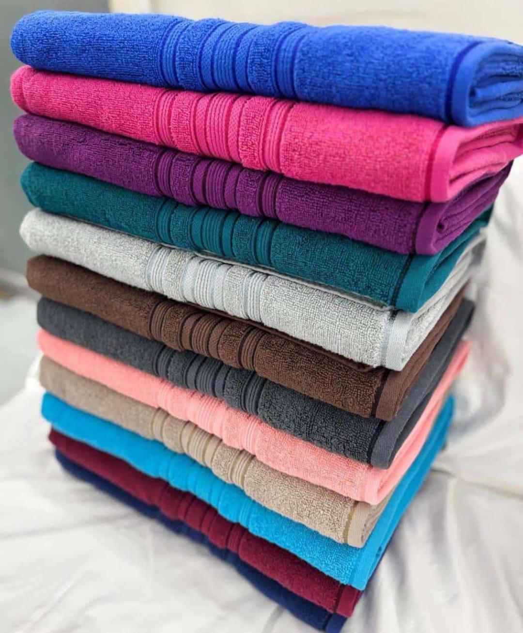 Premium 100% Cotton Jacquard Towels | 550GSM Lint-Free