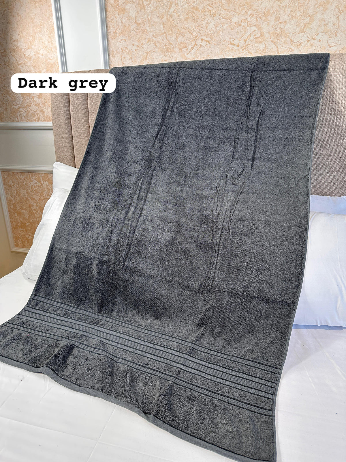 Premium 100% Cotton Jacquard Towels | 550GSM Lint-Free