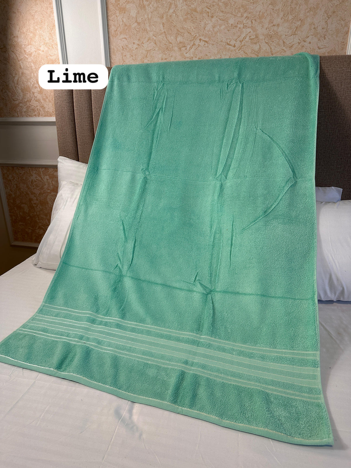 Premium 100% Cotton Jacquard Towels | 550GSM Lint-Free