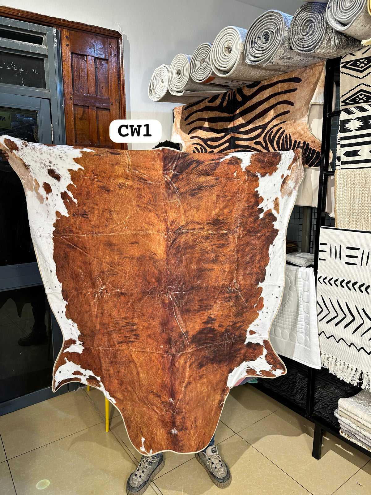 Faux Cowhide Animal Print Area Rug (140x160cm)