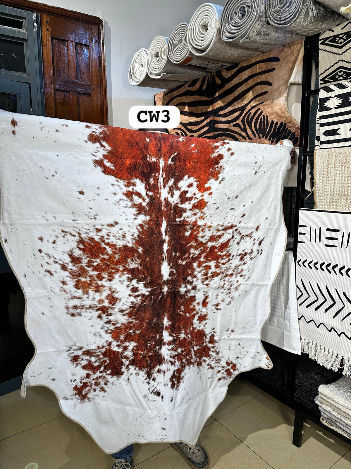 Faux Cowhide Animal Print Area Rug (140x160cm)