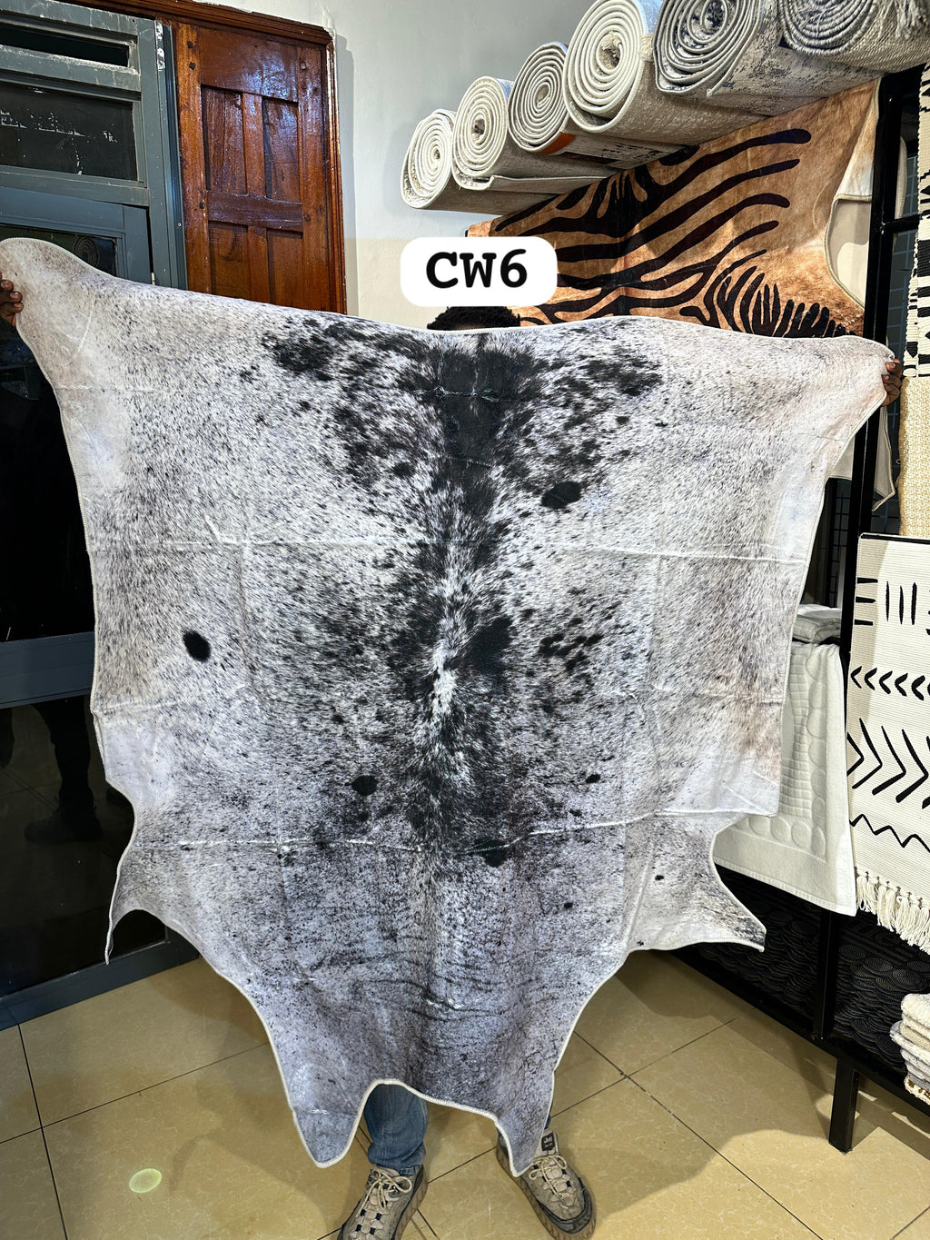 Faux Cowhide Animal Print Area Rug (140x160cm)