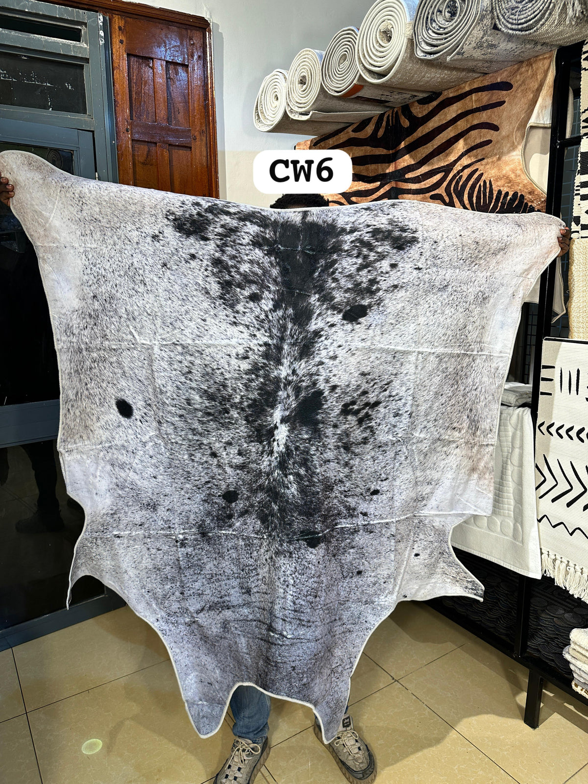 Faux Cowhide Animal Print Area Rug (140x160cm)