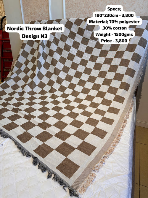 Checkered Nordic Woven Throw Blanket (180x230cm)